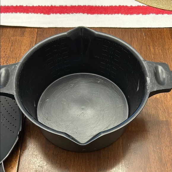 Pampered Chef Black Microwave Steamer / Cooker - Picture 3 of 6